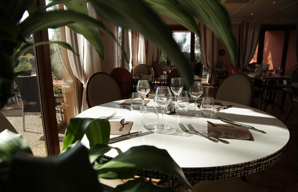 Kyriad Montpellier Nord Parc Euromedecine Saint-Clement-de-Riviere Restoran gambar